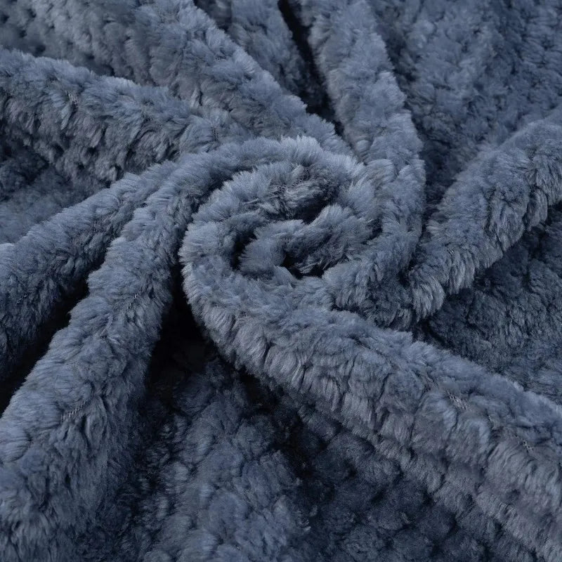 Warm Fleece Pet Blanket – Soft Plush Throw for Puppies, Dogs, Cats | Cozy Couch & Bed Cover
