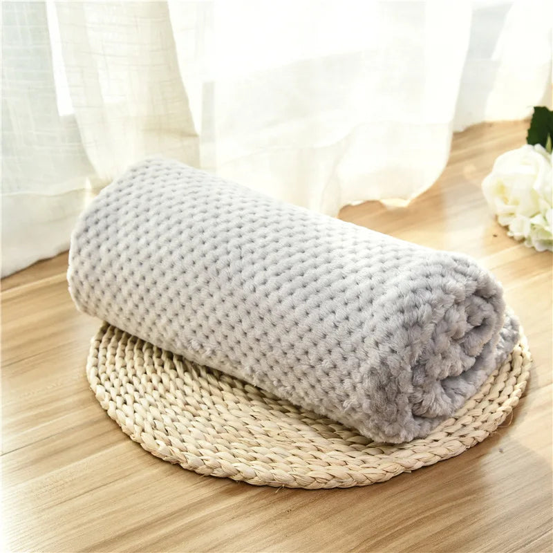 Warm Fleece Pet Blanket – Soft Plush Throw for Puppies, Dogs, Cats | Cozy Couch & Bed Cover