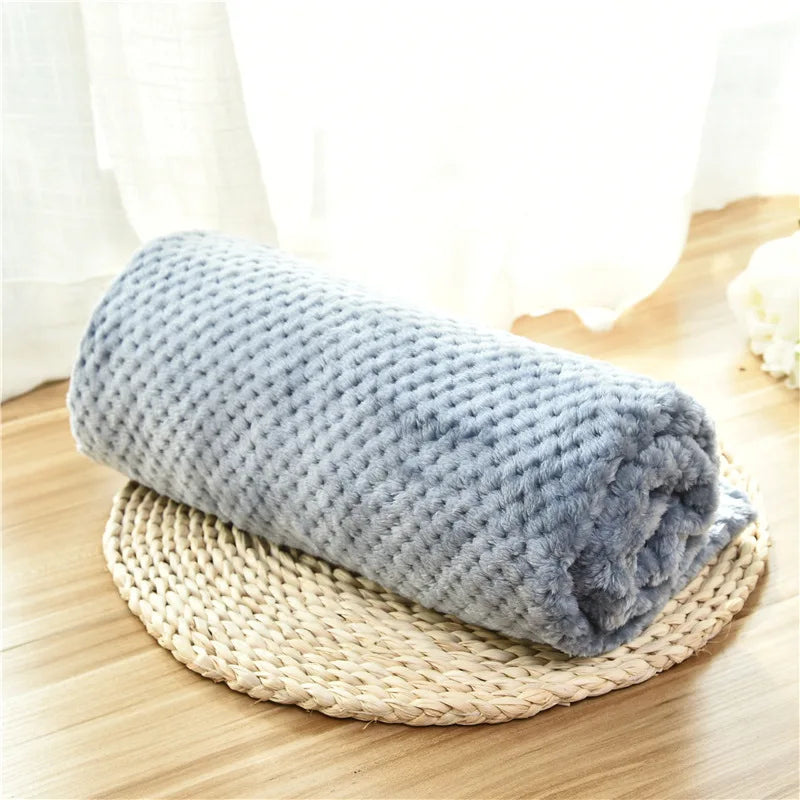 Warm Fleece Pet Blanket – Soft Plush Throw for Puppies, Dogs, Cats | Cozy Couch & Bed Cover