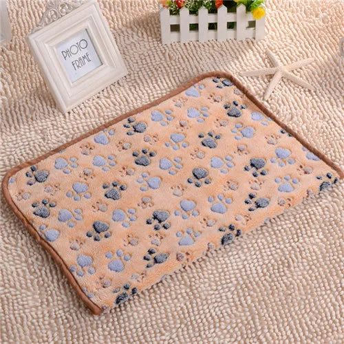 Soft Fleece Pet Blanket – Handcrafted Warm Bed Mat Cover for Dogs & Cats (3 Sizes Available)