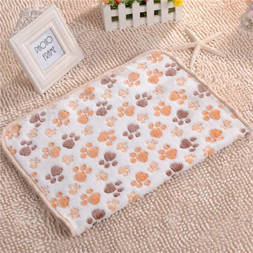 Soft Fleece Pet Blanket – Handcrafted Warm Bed Mat Cover for Dogs & Cats (3 Sizes Available)