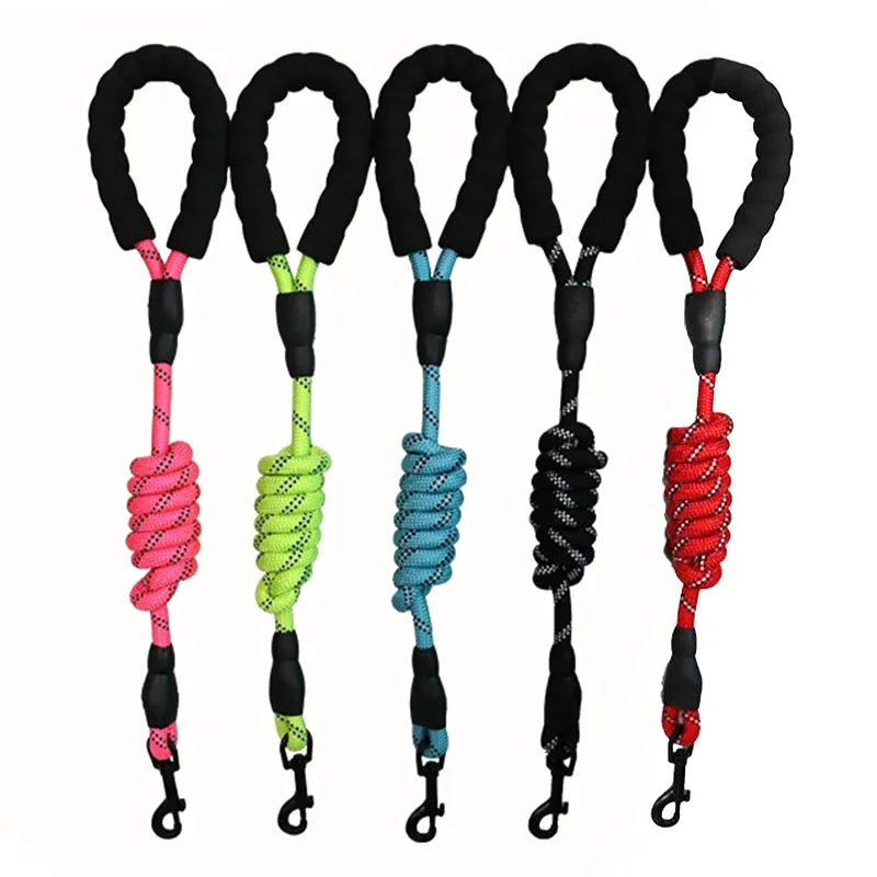 1.5m Reflective Nylon Dog Leash – Strong, Comfortable, and Safe for All Dog Sizes