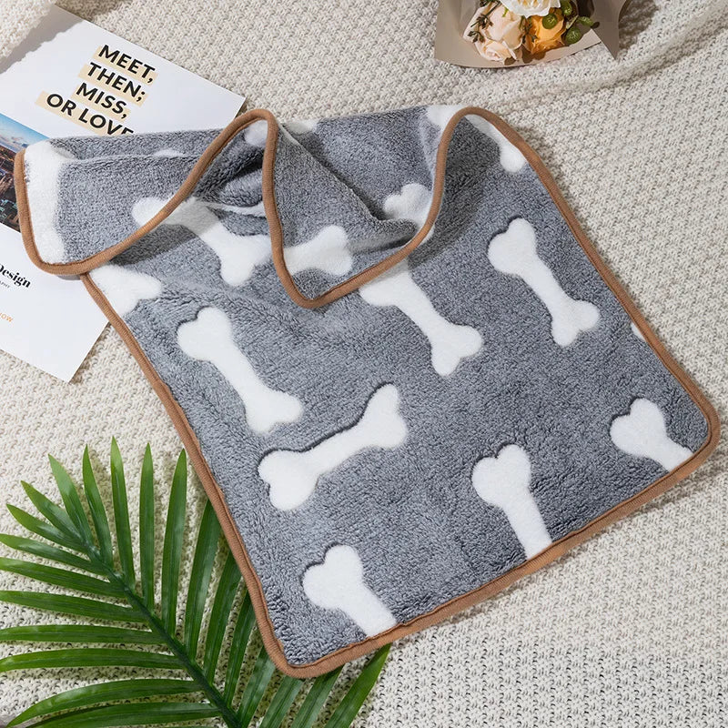 Coral Fleece Pet Sleeping Blanket Soft Fluffy Dog Blanket Warm Breathable Cat Cover Blanket Comfortable Dog Sleeping Sheet Mat