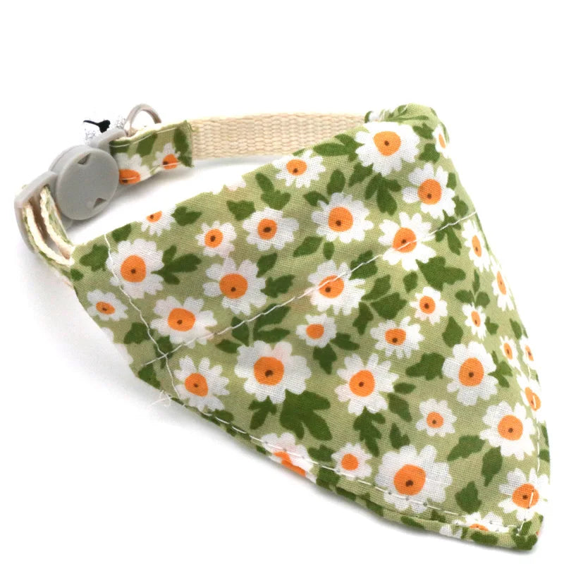 Adjustable Daisy Pet Bandana Collar – Breakaway Neck Scarf for Kittens, Puppies & Small Dogs