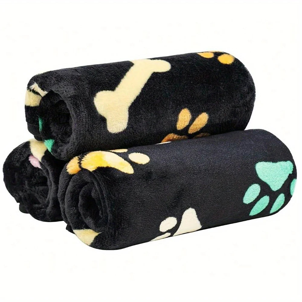 Black Soft Fluffy Pet Blanket – Warm & Cozy Cartoon Bone Design Mat for Cats and Dogs