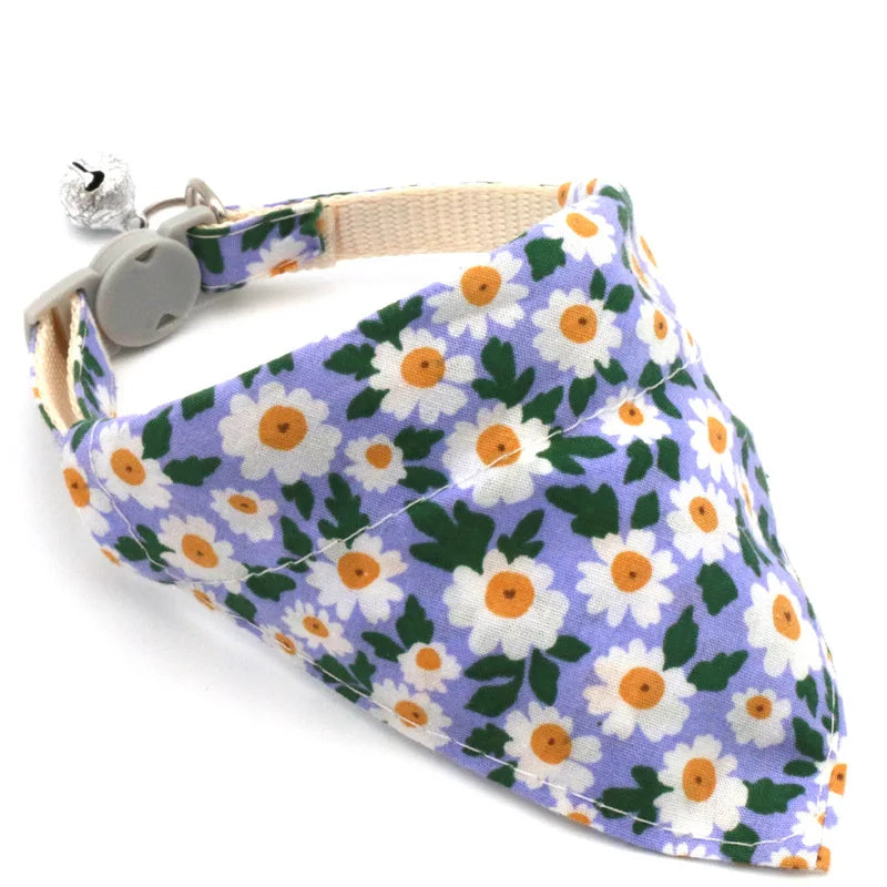 Adjustable Daisy Pet Bandana Collar – Breakaway Neck Scarf for Kittens, Puppies & Small Dogs