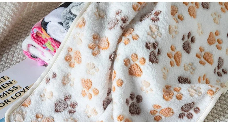 Coral Fleece Pet Sleeping Blanket – Soft, Fluffy & Warm Dog and Cat Blanket for Bed, Couch & Crate