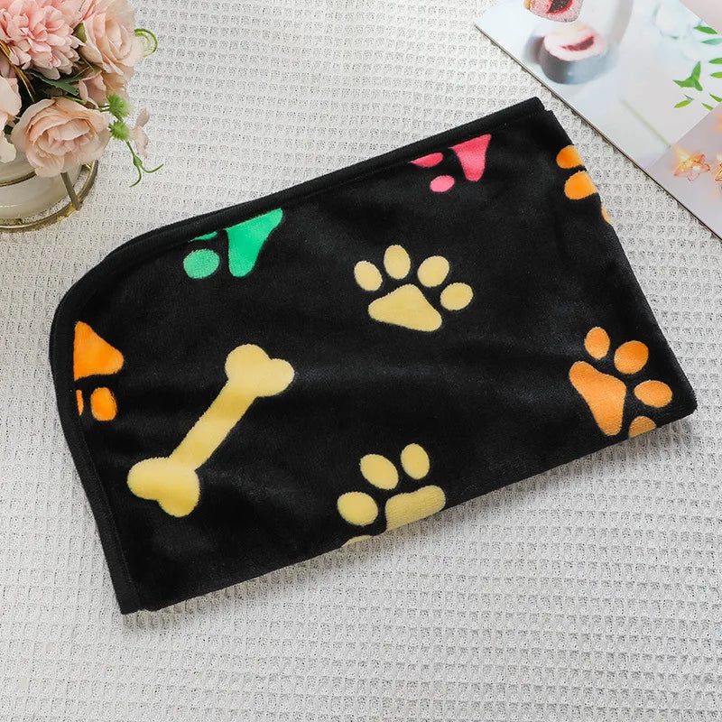 Black Soft Fluffy Pet Blanket – Warm & Cozy Cartoon Bone Design Mat for Cats and Dogs
