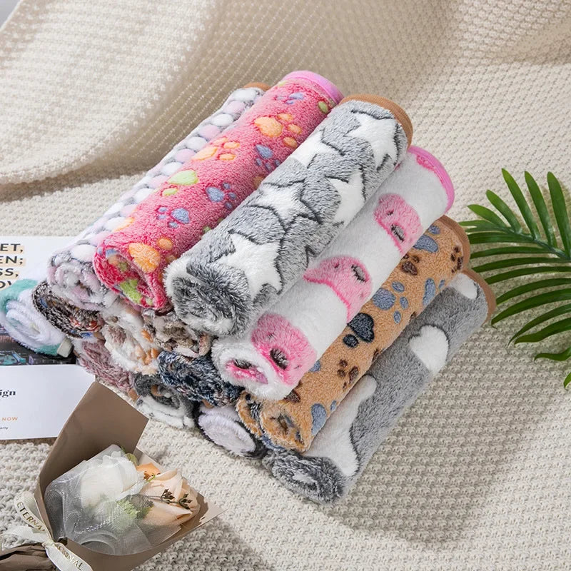 Coral Fleece Pet Sleeping Blanket – Soft, Fluffy & Warm Dog and Cat Blanket for Bed, Couch & Crate