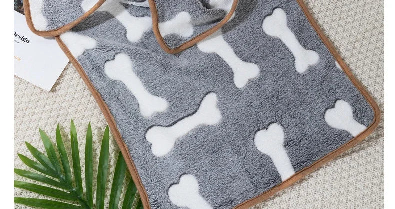 Coral Fleece Pet Sleeping Blanket – Soft, Fluffy & Warm Dog and Cat Blanket for Bed, Couch & Crate