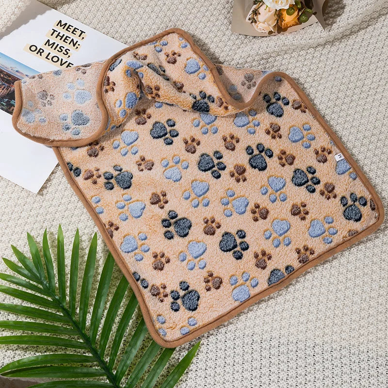Coral Fleece Pet Sleeping Blanket – Soft, Fluffy & Warm Dog and Cat Blanket for Bed, Couch & Crate