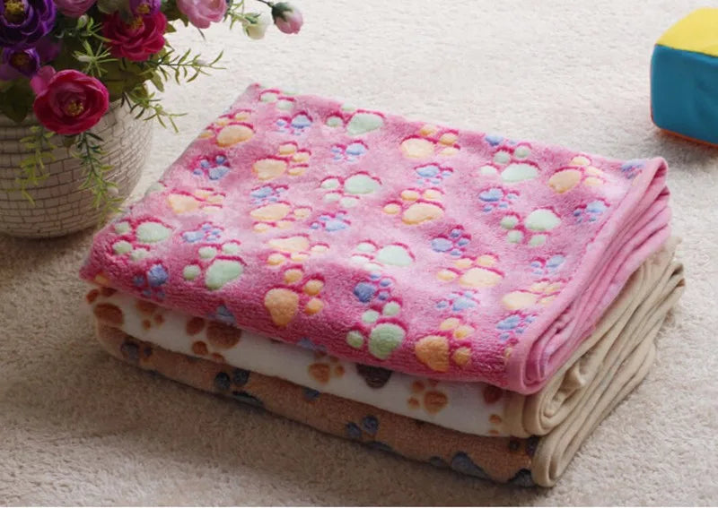 Soft Fleece Pet Blanket – Handcrafted Warm Bed Mat Cover for Dogs & Cats (3 Sizes Available)